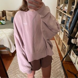 Nike cropped baggy sweatshirt, Size L, dusty pink.